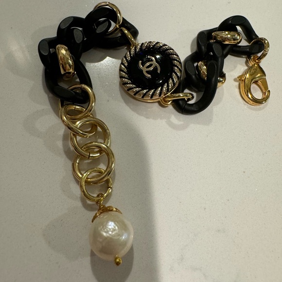 Chanel button bracelet - Picture 2 of 3